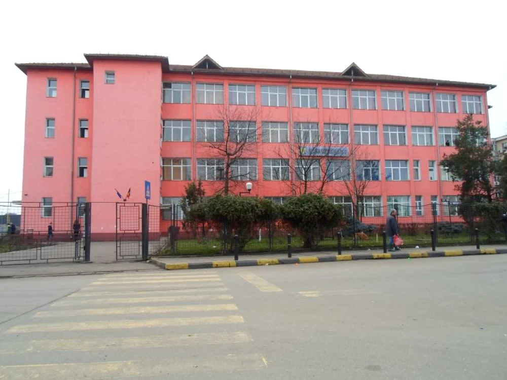Şcoala generală nr. 1 din Rovinari va fi dotată cu un sistem fotovoltaic