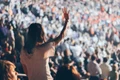 Cum te pregătești corespunzător pentru a merge la un festival jpg