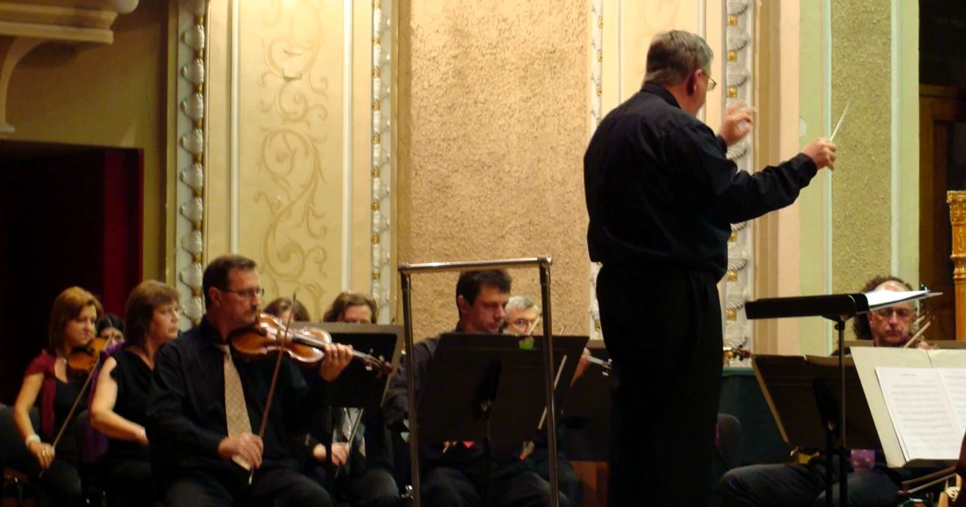 Cuplurile pot petrece o seară romantică la Filarmonica de Stat