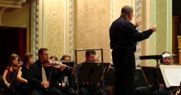 Cuplurile pot petrece o seară romantică la Filarmonica de Stat