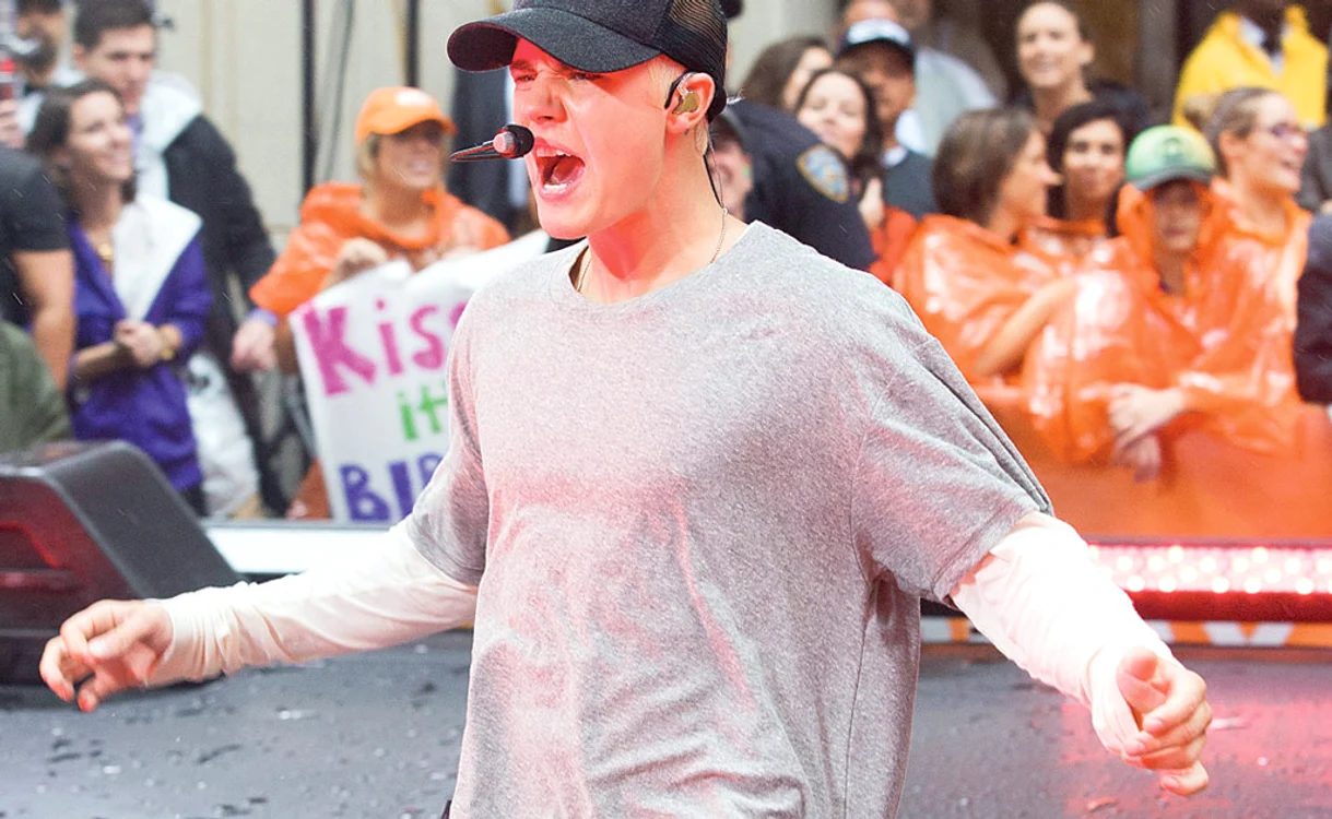 
    Justin Bieber,  curtat cu un  milion de dolari  să vândă mulajul  bărbăţiei lui  pentru a-i  fi reprodusă  din plastic  