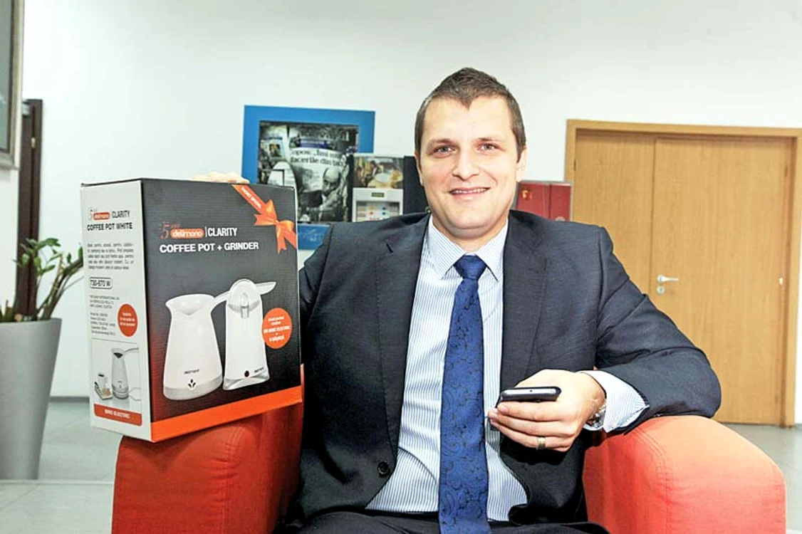 
    Cosmin Mitu a venit  să revendice premiul  câştigat de soţia sa la  Click!MANIA mobile  