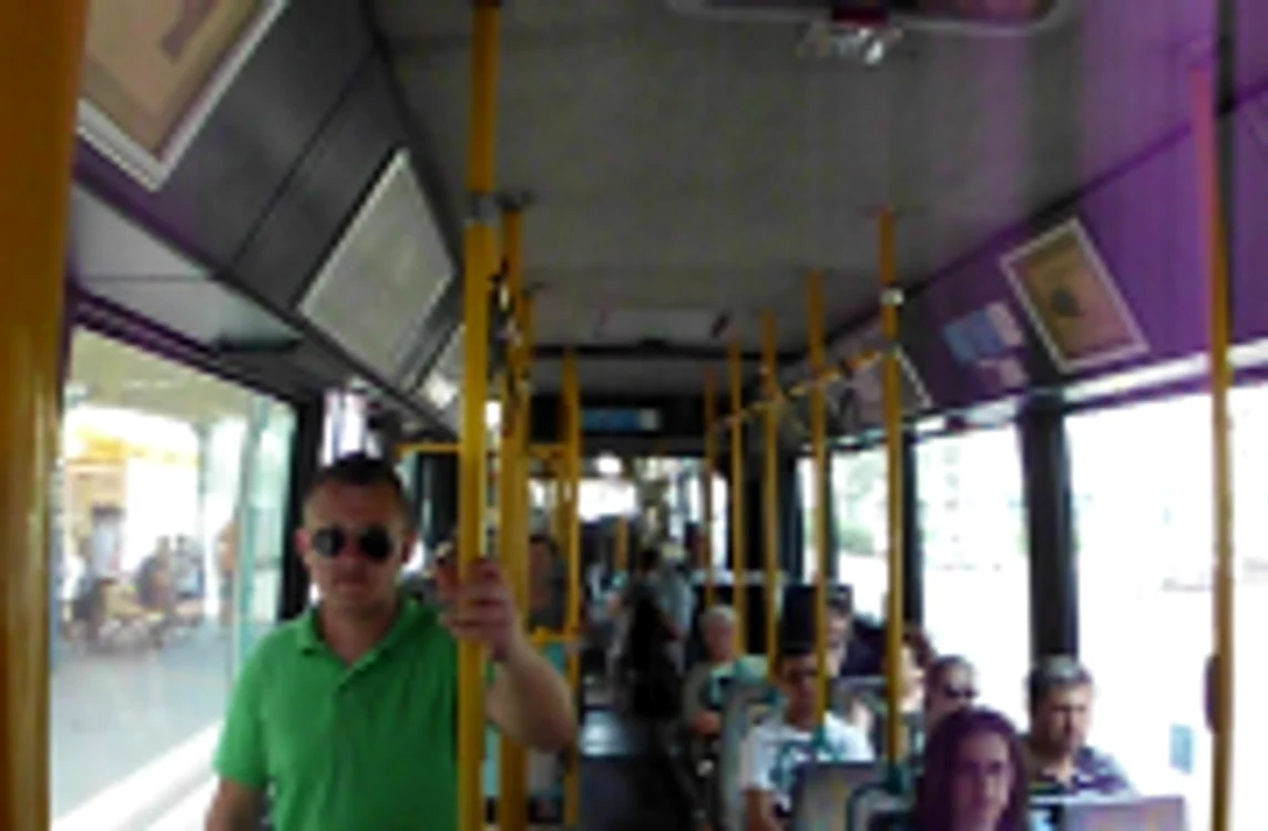 Autobuzele din Reşiţa circulă cu instalaţiile de aer condiţionat oprite FOTO CRISTIAN FRANŢ