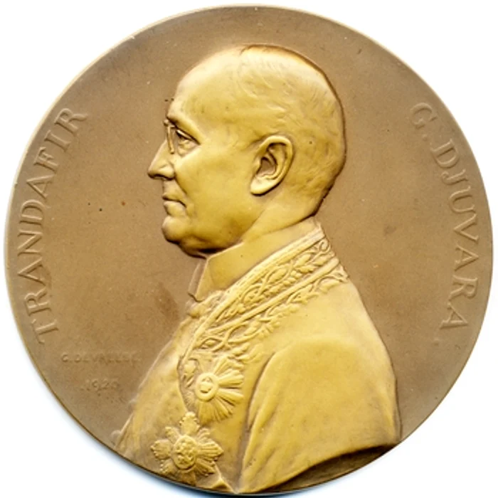 trandafir g djuvara in uniforma de diplomat 1920 jpg jpeg