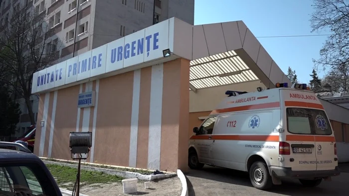 Bărbatul a fost adus de urgenţă la spital FOTO btonline.ro