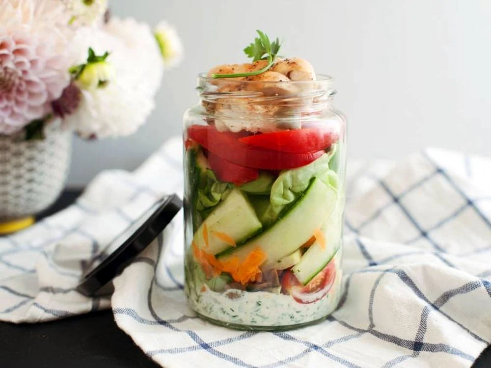 salata in borcan jpeg