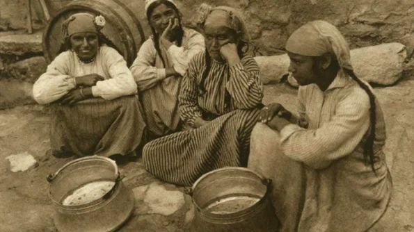 Oameni ai Dobrogei interbelice, imortalizaţi de fotograful neamţ Kurt Hielscher Colecţia impresionantă de instantanee rămase pentru istorie png