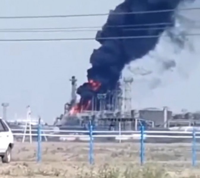 Atacurile dronelor ucrainene asupra rafinăriilor rusești s-au dovedit incredibil de reușite, lăsând Rusia fără benzină 