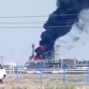 rafinarie de petrol din Rusia in flacari foto twitter