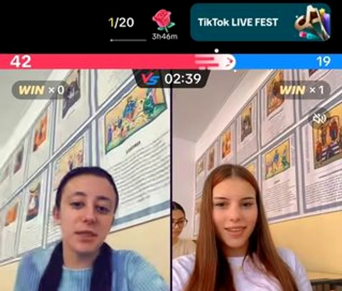 Eleve făcând live, în timpul orelor FOTO: Colegiul Cadrelor Didactice