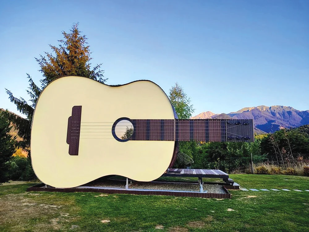 Inedita casă,  văzută din față FOTO: Symphony Tiny House Resort