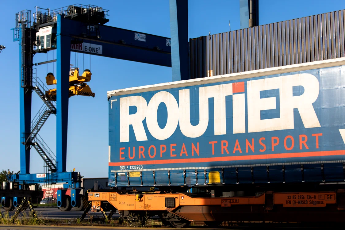 Terminalul intermodal de la Oradea este operaţional. Foto: Routier European Transport