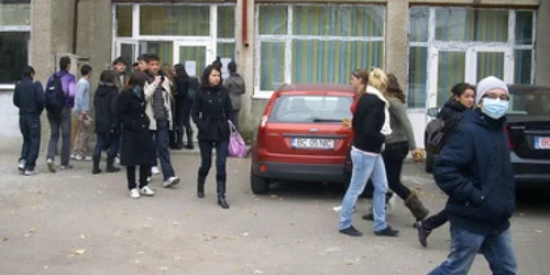 Bacău: Medicii au confirmat în această seară două cazuri noi de gripă porcină (UPDATE)