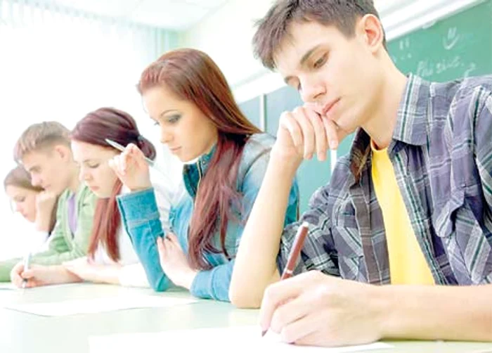 
    Încep  înscrierile la liceu!  