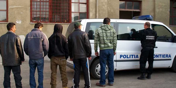 Cei cinci au fost reținuți