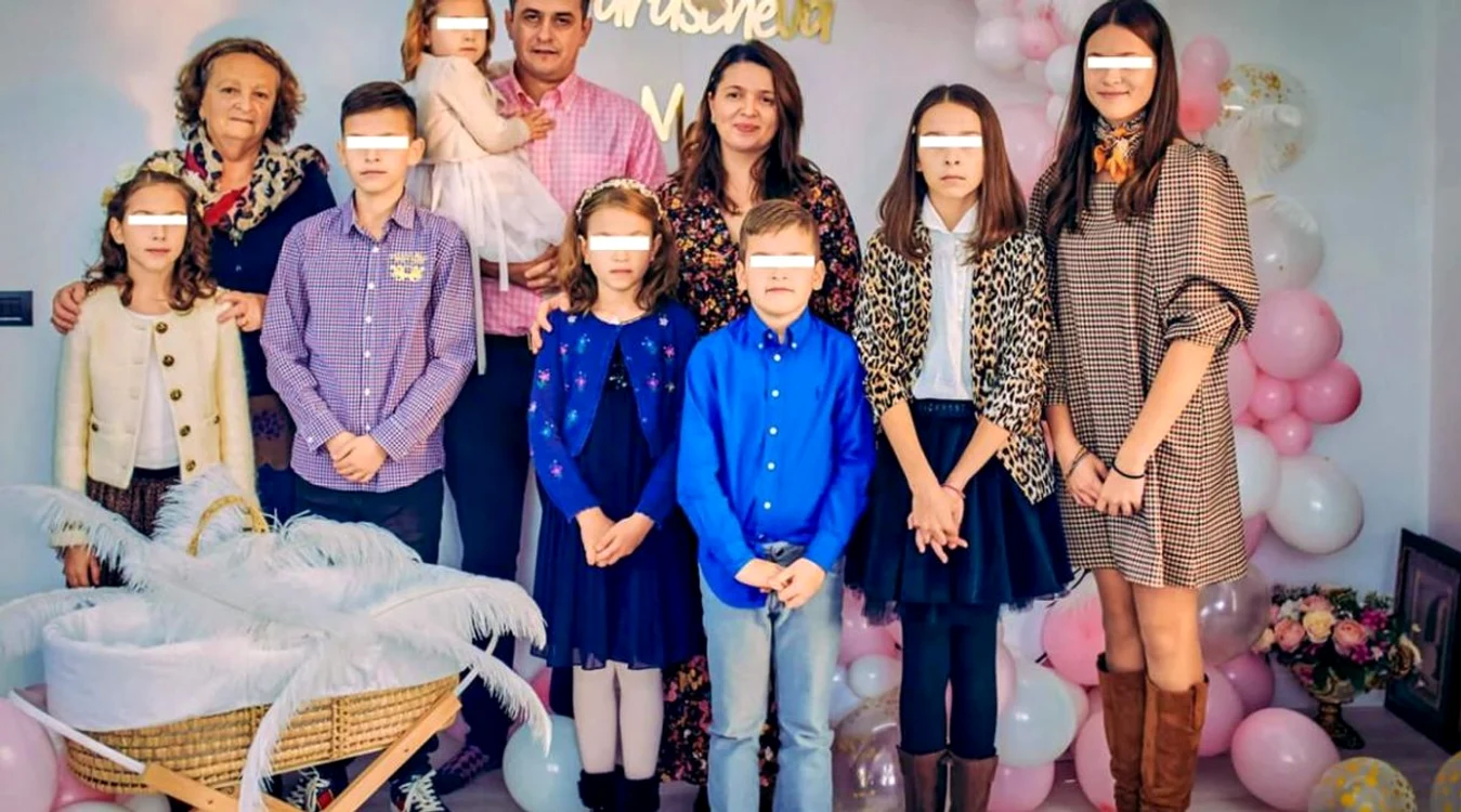 Zamfira Chelba alături de familia ei / foto: Facebook Mănăstirea Putna 