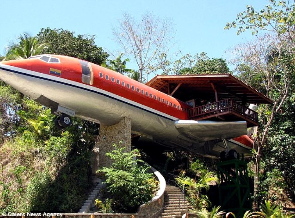 Imagine din exterior cu avionul-apartament FOTO: Caters News Agency