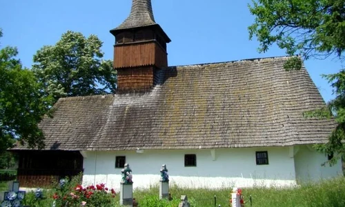 Biserica de lemn din Boz, restaurată cu fonduri europene / FOTO jpeg