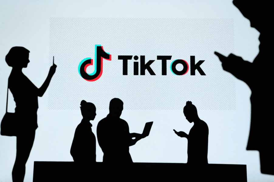 La furat, ca provocare TikTok. Două fete din Neamț au dosar penal pentru joaca stupidă 
