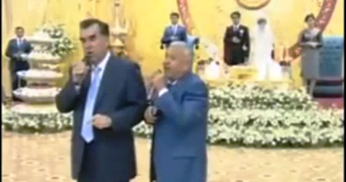 Preşedintele tadjik a cantat la nunta fiului sau FOTO captură youtube.com