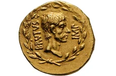 Monedă romană de aur cu efigia lui Brutus (© Numismatica Genevensis SA / news.artnet.com)