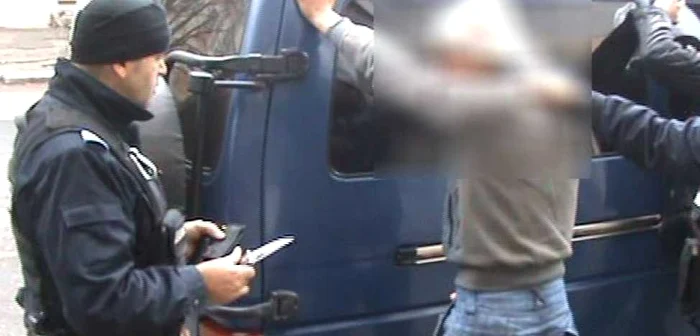 Brăila:Pentru port ilegal de cuţit un tânăr s-a ales cu dosar penal