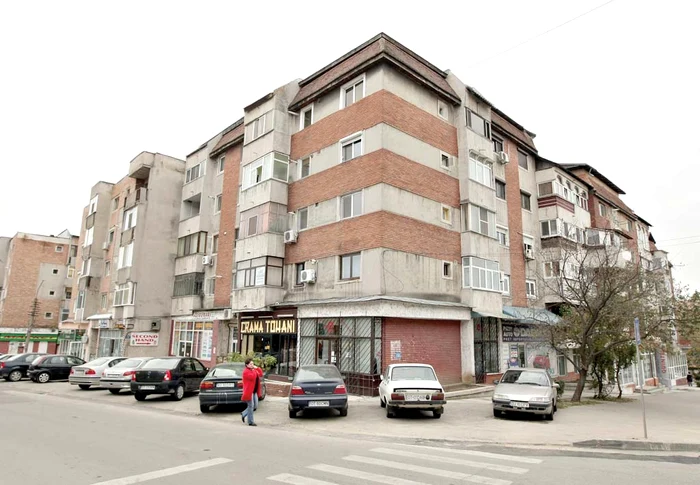 Mădălina Ghenea (25 de ani)  face furori în Italia, unde  este model şi actriţă. Anul  trecut, a devenit celebră în  toată lumea după ce au  apărut poze cu ea şi DiCaprio