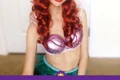 Sarah are o ținută preferată, cea a lui Ariel jpeg