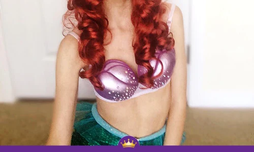 Sarah are o ținută preferată, cea a lui Ariel jpeg