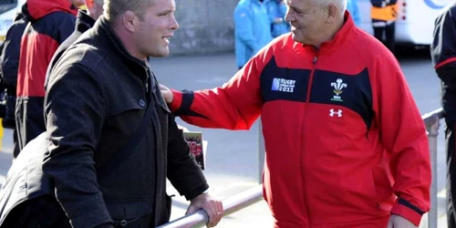 Phil Vickery (stânga), alături de Waren Gatland, antrenorul Țării Galilor * Foto: Reuters