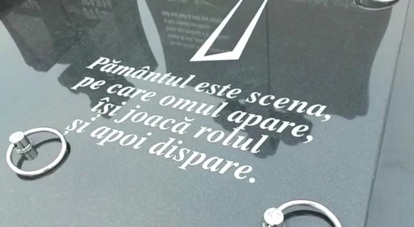 
    Așa arăta solistul, cu 25 kg în minusfoto: Facebook  