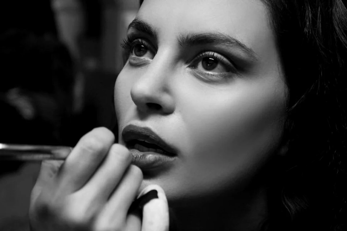 Mădălina Ghenea a filmat goală puşcă, dar de fiecare dată lasă bărbaţii fără grai