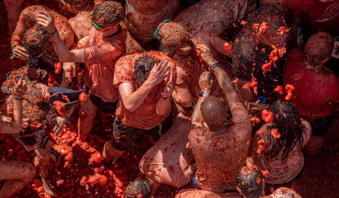 După doi ani de pauză, oamenii s-au dezlănțuit l Tomatina FOTOGRAFII Profimedia