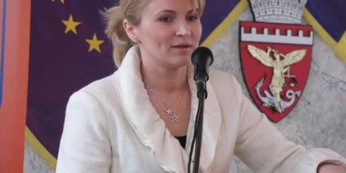 Andreea Paul a susţinut ieri o conferinţă de presă la Zalău