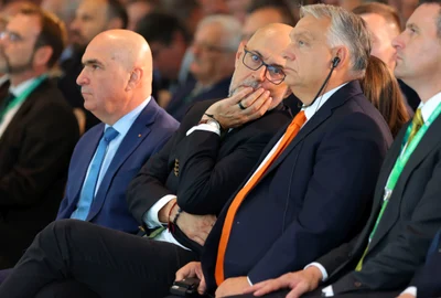 Ilie Bolojan, Kelemen Hunor și Viktor Orban la Congresul UDMR FOTO Inquam / Simion Tătaru 