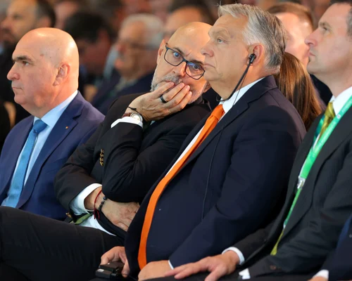 Ilie Bolojan, Kelemen Hunor și Viktor Orban la Congresul UDMR FOTO Inquam / Simion Tătaru 