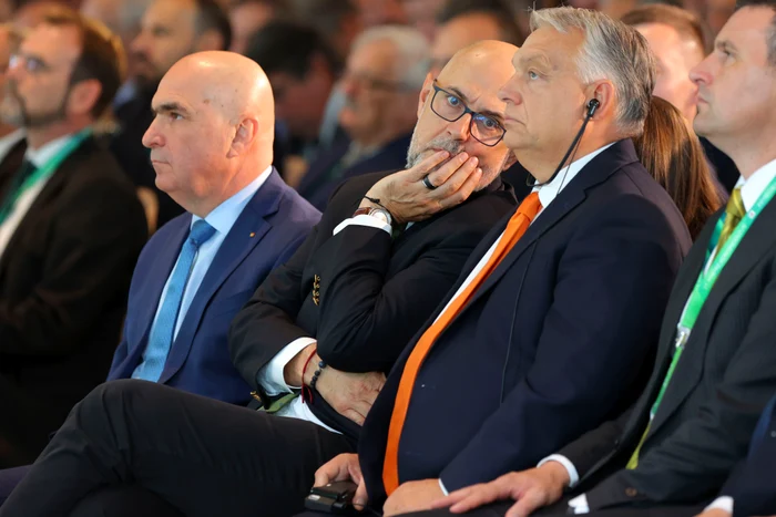 Ilie Bolojan, Kelemen Hunor și Viktor Orban la Congresul UDMR FOTO Inquam / Simion Tătaru