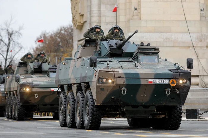 Ucraina cumpără 100 de vehicule blindate multirol Rosomak FOTO Mircea Moira/Shutterstock