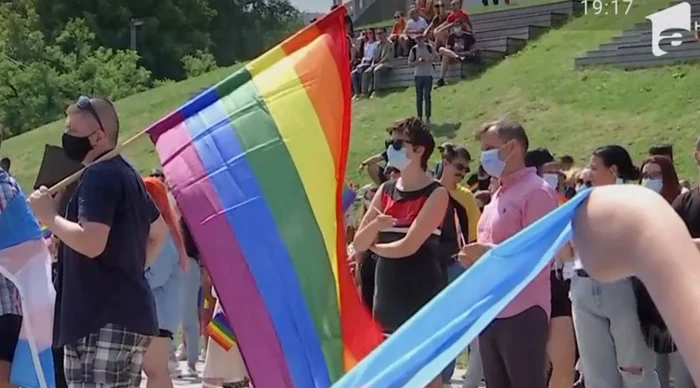 
    Aproximativ 2.000 de oameni au participat la Cluj PrideFoto: observatornews.ro  