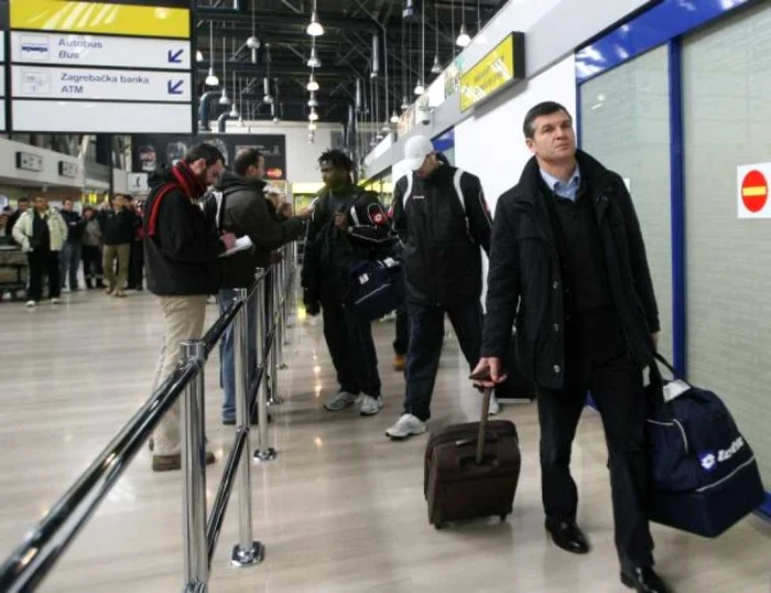 Neluţu Sabău în aeroport la Zagreb