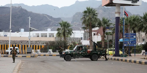 Forșe separatiste din Yemen   portul Aden FOTO EPA EFE jpg