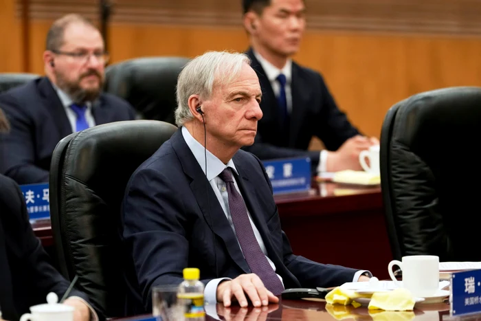 Președintele fondului de investiții Bridgewater Associates, Ray Dalio, la Beijing FOTO PROFIMEDIA