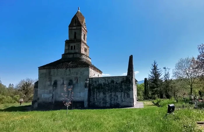 Biserica Densuș, unul dintre cele mai misterioase monumente istorice din România/Foto: Captură video