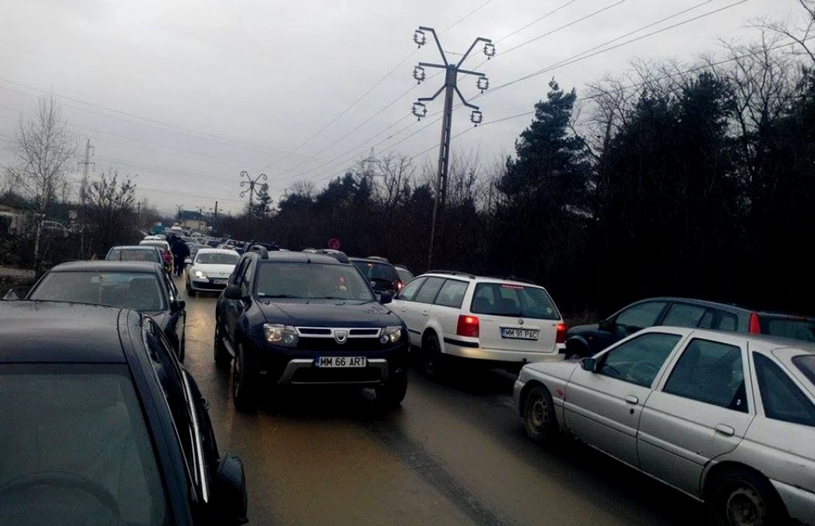 Aglomeraţie la târgul auto   Foto: Angela Sabău