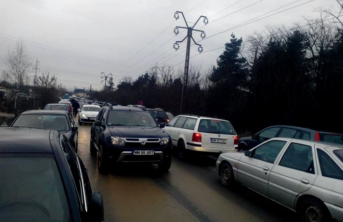 Aglomeraţie la târgul auto Foto: Angela Sabău