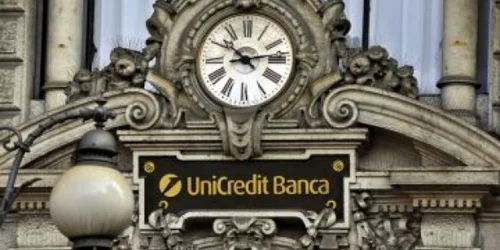 Moody's Investors Service a retrogradat ratingul Unicredit la Baa2