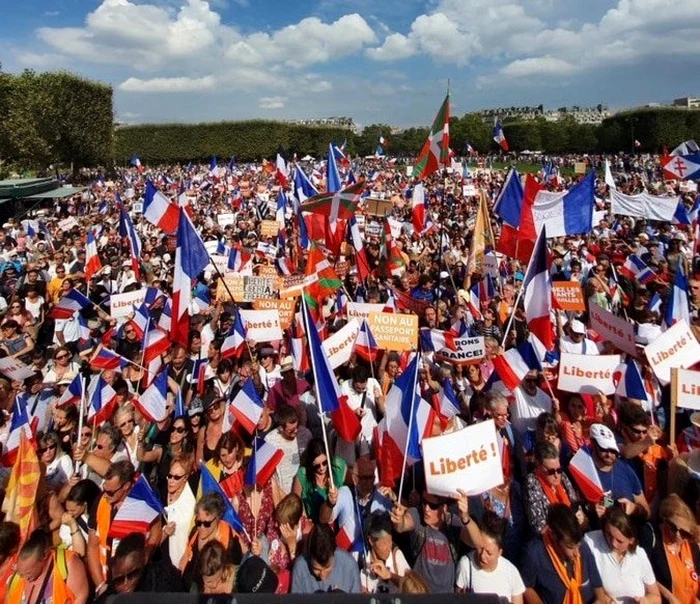 Manifestaţii au avut loc şi la Montpellier, Lyon, Nisa, Lille, Nantes, Bordeaux sau Strasbourg.  Foto: Twitetter Odyssey Guide