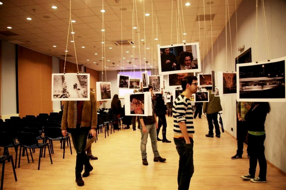 Lucrările de anul trecut, în expoziţie la Casa de Cultură a Studenţilor   FOTO: Asociaţia Studenţilor Sapientia Cluj-Napoca