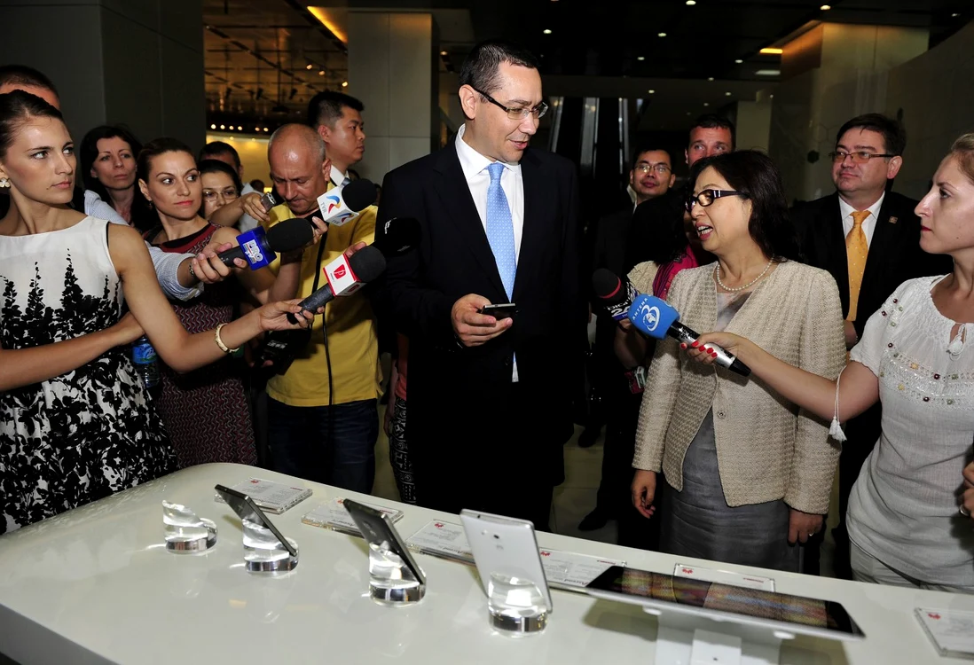Premierul Victor Ponta a fost în luna iulie la sediul central al Huawei FOTO gov.ro