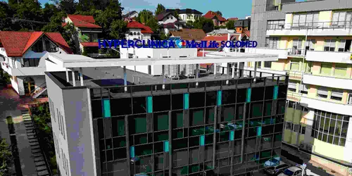 pozaa main jpg